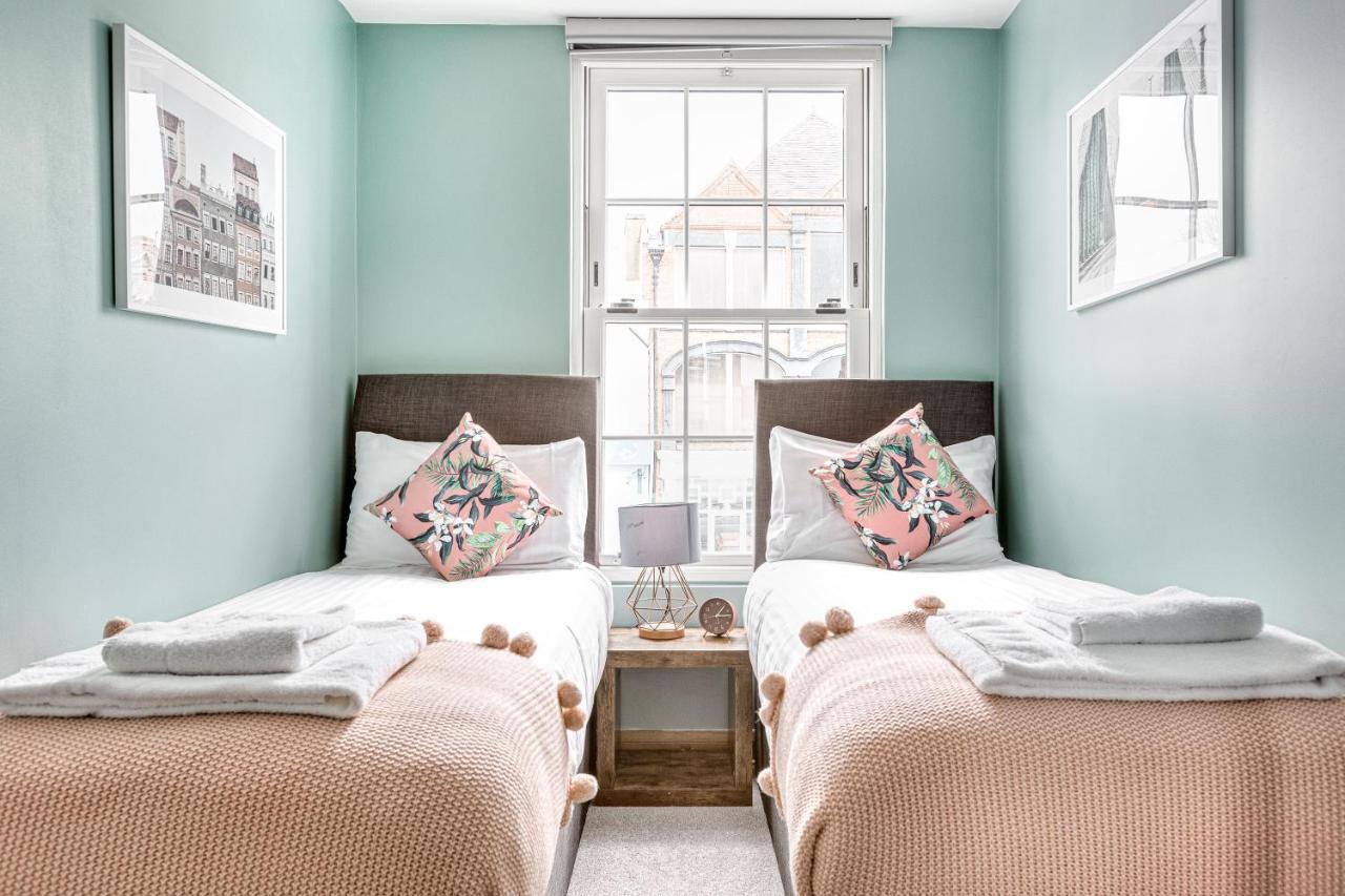 Homely 2 Beds Apt Up To 5 Guests-Wifi By Tent Serviced Apartments Chertsey Luaran gambar